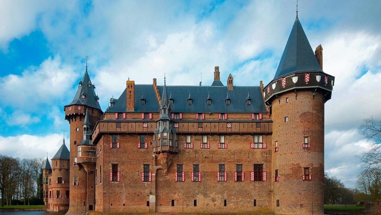 Deplatforming risk: Diverzifikačná stratégia príjmov a budovania publika